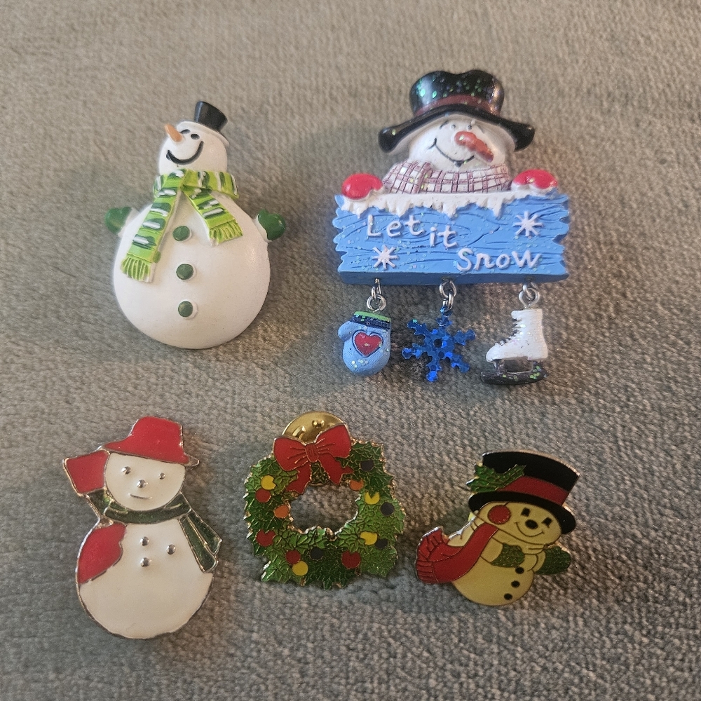 Vintage & Newer Snowman and Wreath Pin/Brooch Lot